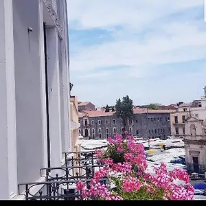 Fera O' Luni Aeroporto di Catania Fontana Rossa